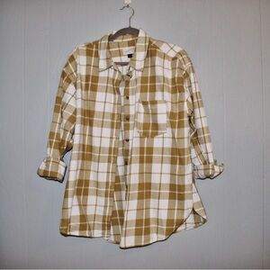Universal Thread Plaid Button Down Shirt 💛